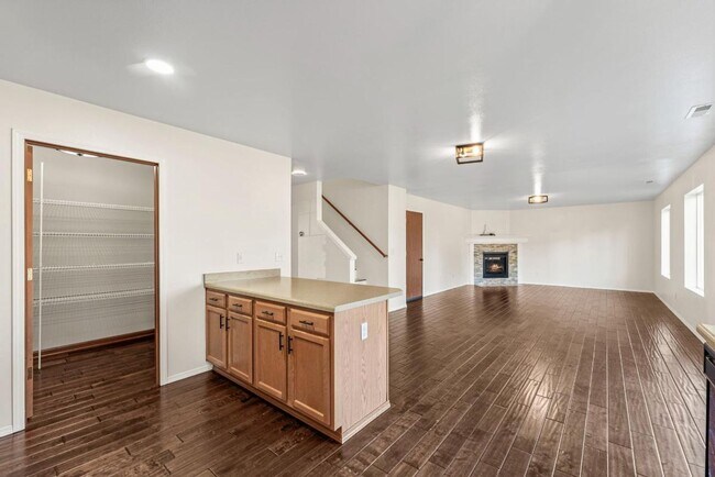 Building Photo - Updated and Spacious 3 Bed Yelm Rental!