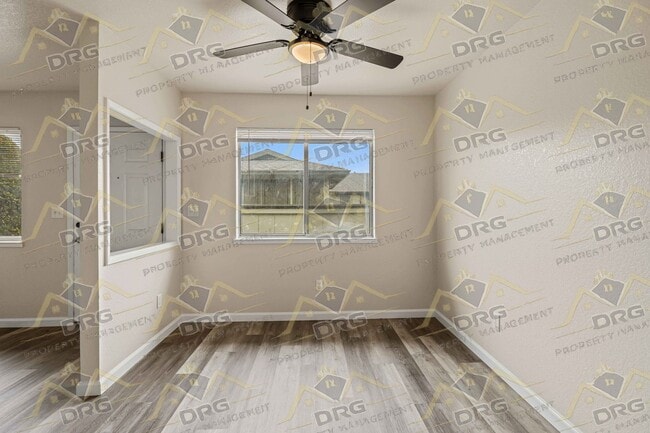 Building Photo - 1229 W Roseburg Ave