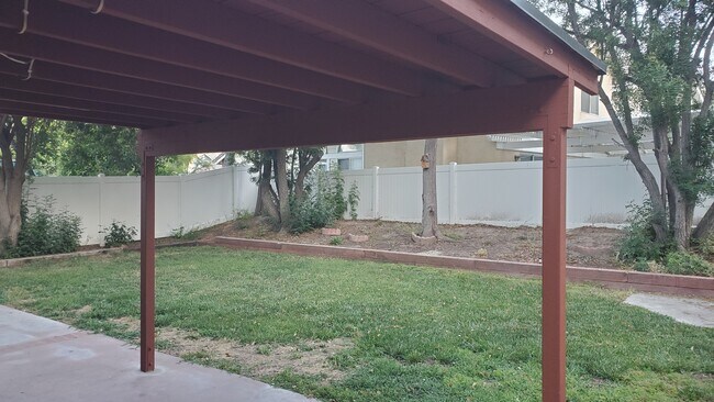 Building Photo - 26721 Linnet Ct