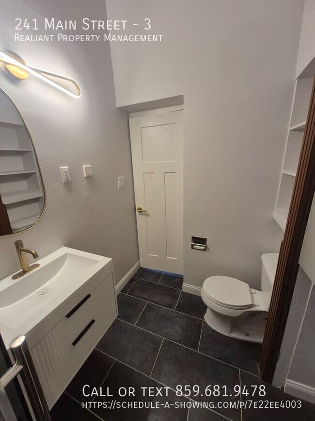 Building Photo - 241 Main St