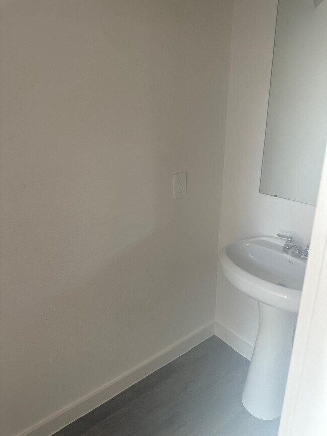 Building Photo - 8027 Marchese Dr