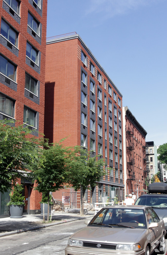 Building Photo - St Nicholas Park Apartments
