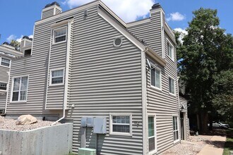 Building Photo - Charming Ground-Level Apartment in the Heart of Fort Collins