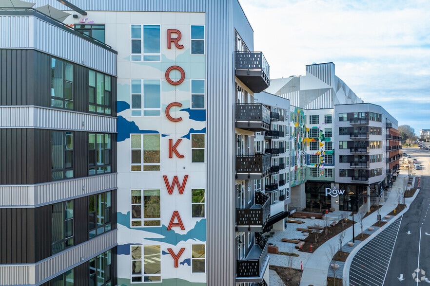 Building Photo - The Row