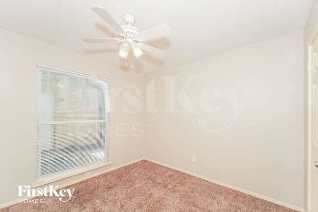 Building Photo - 6615 Navidad Rd