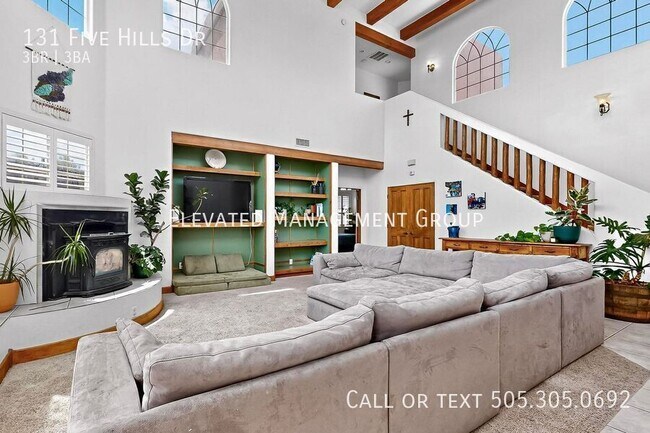Building Photo - 131 Five Hls Dr