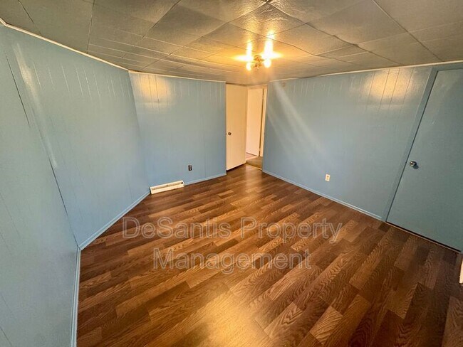 Building Photo - 474 Spang Ave