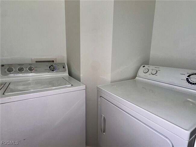 Building Photo - 1108 Winding Pines Circle