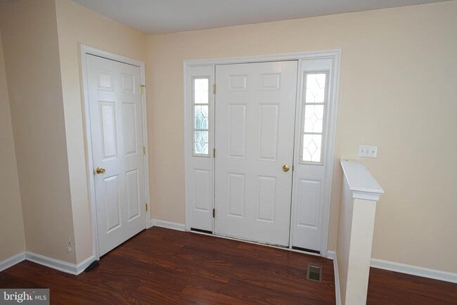 Building Photo - 1331 Aspen Dr