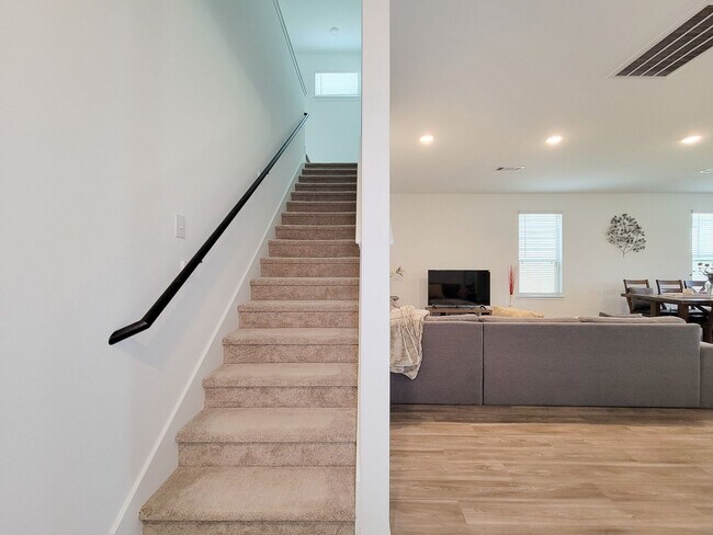 Building Photo - Ready to move in! The Granville floor plan...