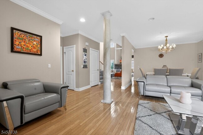 Building Photo - 70 Winged Foot Dr
