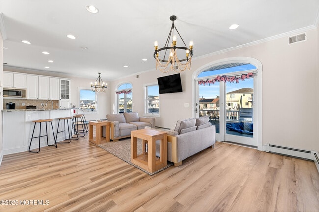 Building Photo - 3456 E Thistle Ave