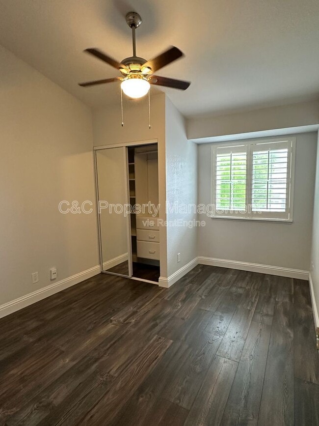 Building Photo - 180 Pelican Loop