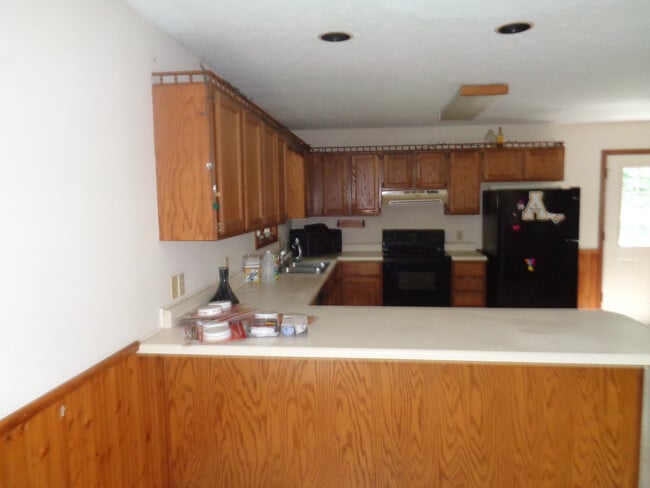 Building Photo - 196 Clyde Williams Dr