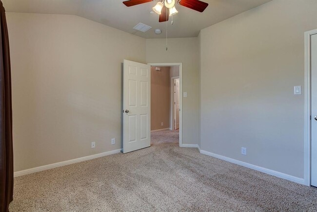 Building Photo - 1310 W Parmer Ln