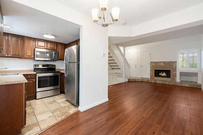 Building Photo - Loft Style Townhouse Available in Arvada!
