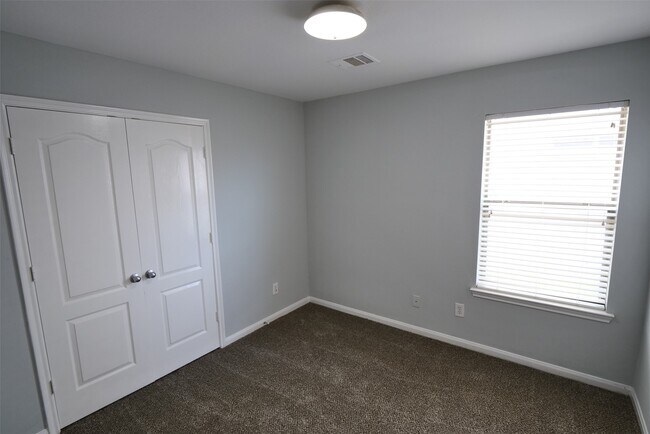 Building Photo - 7522 Appleberry Dr