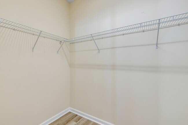 Building Photo - 627 Aeolian Dr