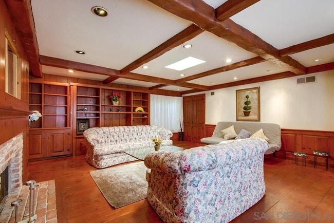 Building Photo - 5911 Folsom Dr