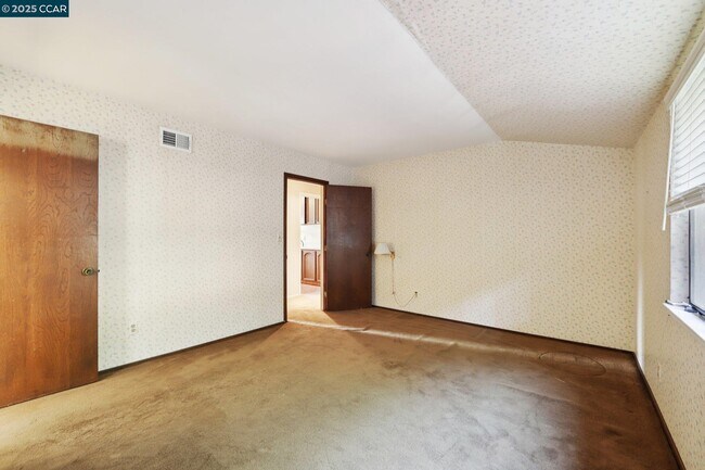 Building Photo - 58 St Andrews Ln