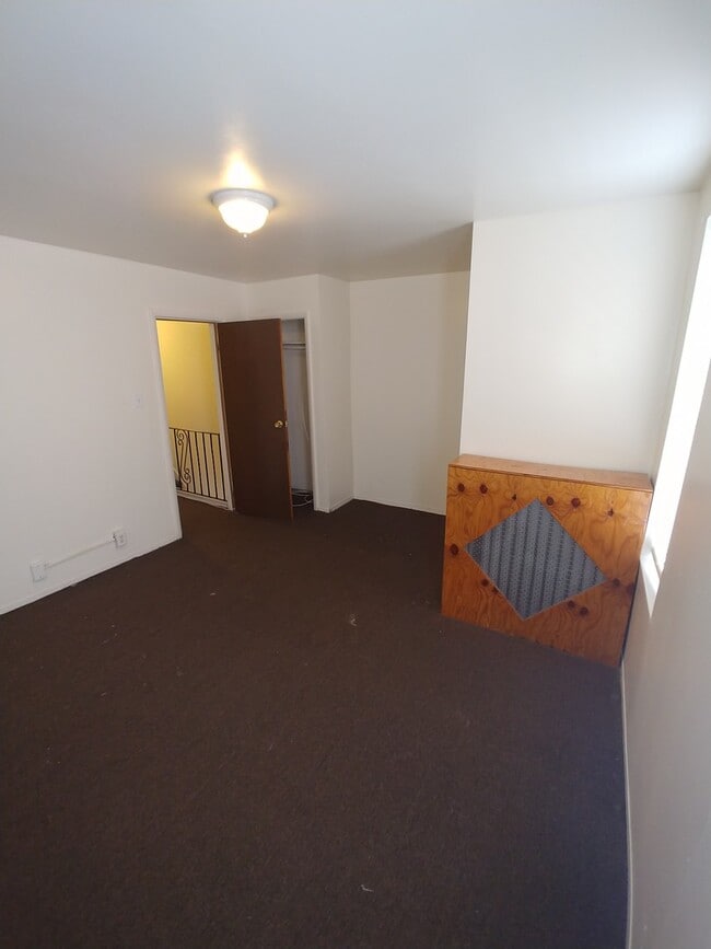 Building Photo - Olney Area-Great rental home