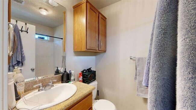 Building Photo - 2933 McLaren Dr