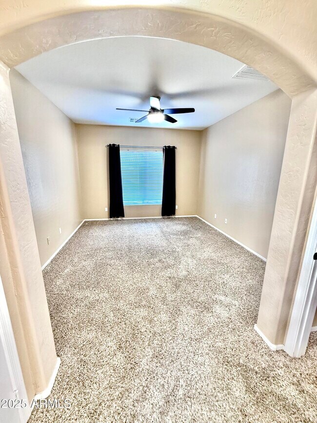 Building Photo - 14841 W Desert Hills Dr