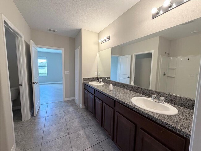 Building Photo - 10013 Crested Fringe Dr