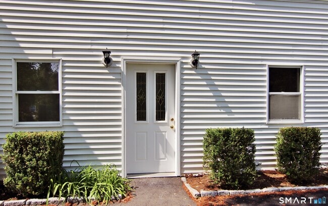 Building Photo - 821 Long Ridge Rd