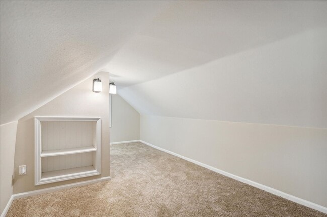 Building Photo - 2107 Schlimgen Ave