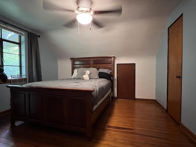 Building Photo - 1135 Sunset Dr