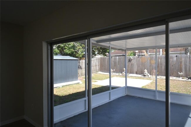 Building Photo - 746 Barbara St