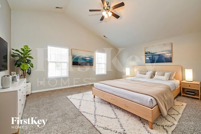 Building Photo - 2486 Ingleside Dr