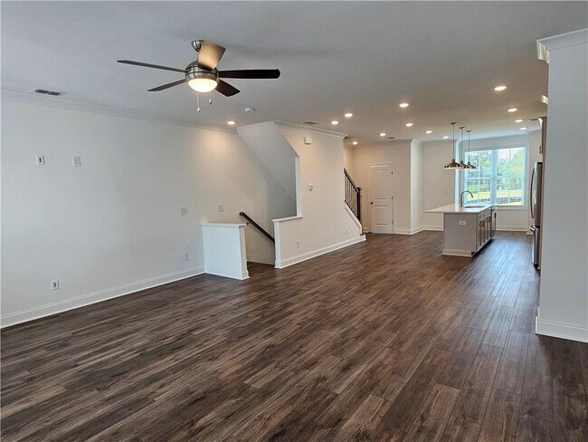 Building Photo - 502 Healy Dr