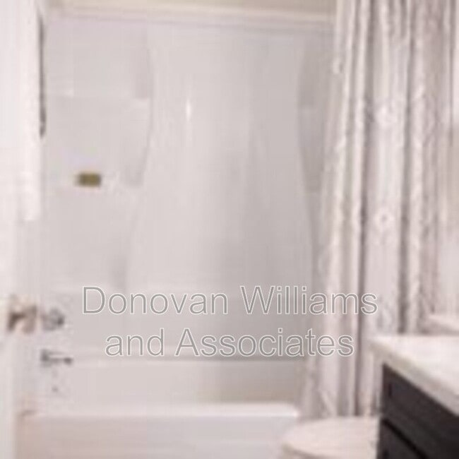 Building Photo - 2203 Kilborne Dr