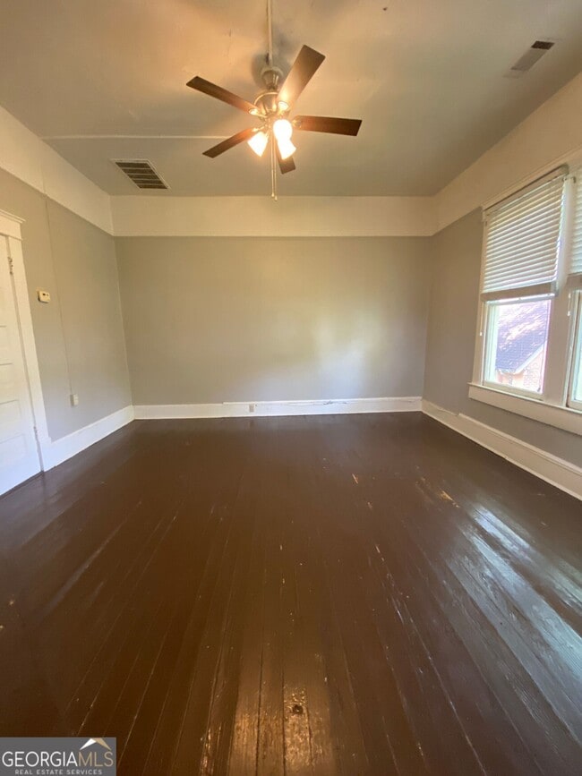 Building Photo - 693 Boulevard