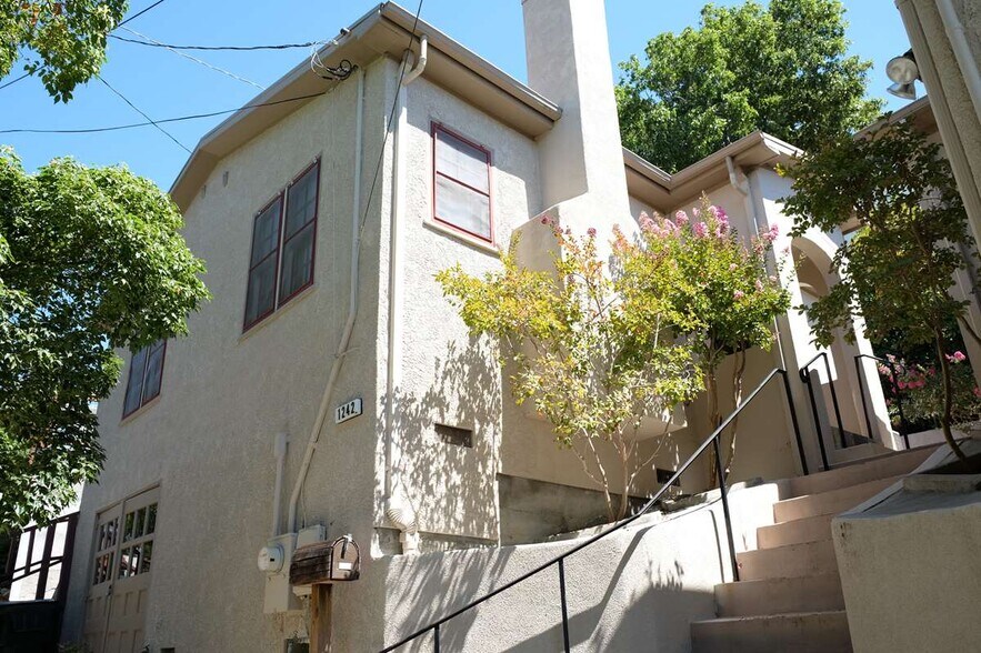 Primary Photo - 1242 Susana Street