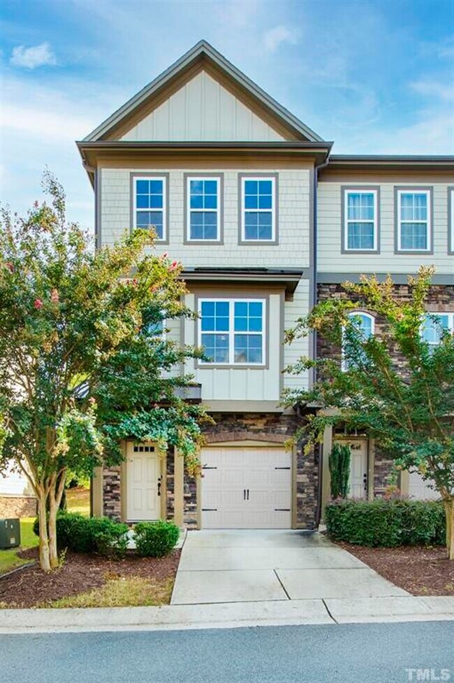 Building Photo - 7921 Dukes Dynasty Dr