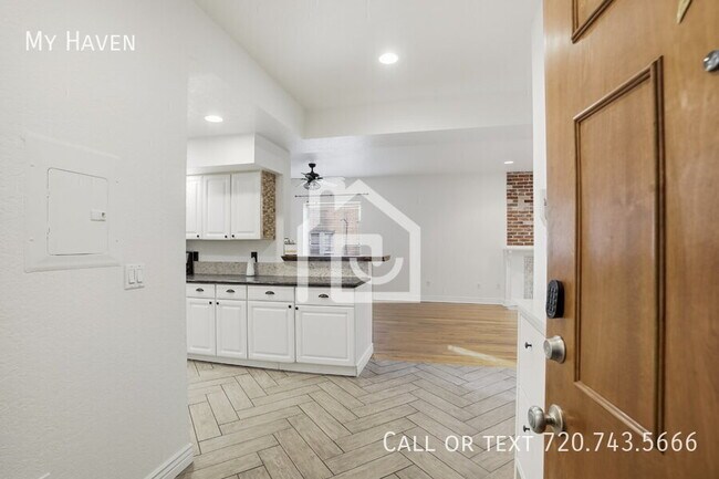 Building Photo - 401 E 11th Ave