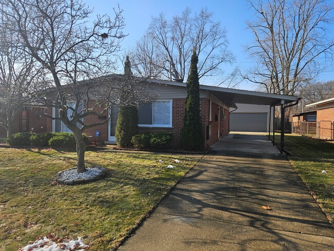 Building Photo - 7587 Lathers St