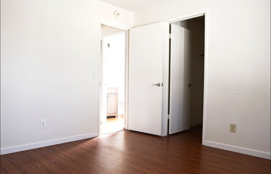 Building Photo - 173 Park Place Dr