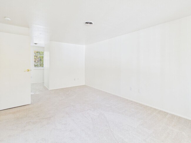 Building Photo - 13102 Morning Hill Ln