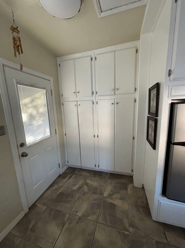 Building Photo - Cozy 2-Bed, 1-Bath in Alta Vista - Move in...