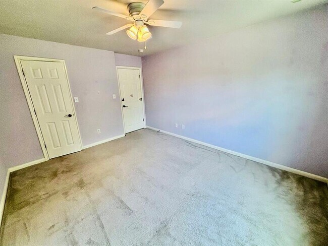 Building Photo - 4430 Pasada Ln