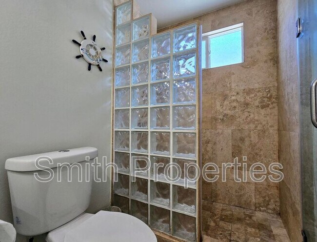 Building Photo - 320 Hermosa Ave