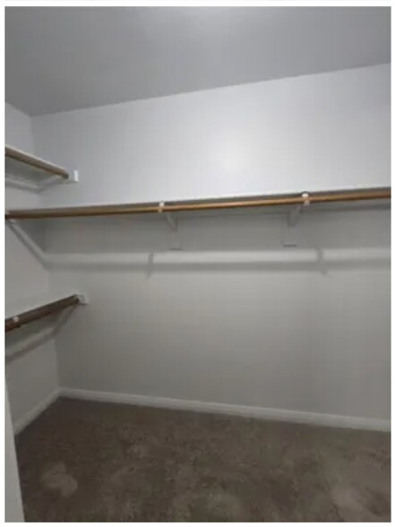 Primary Walk In Closet - 505 Monarch Dr