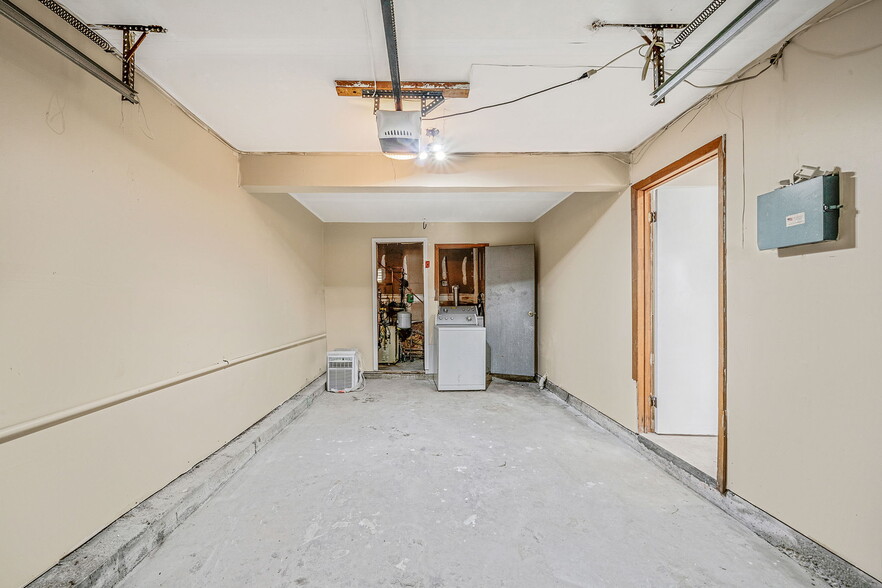 Building Photo - 4 Bay Pl