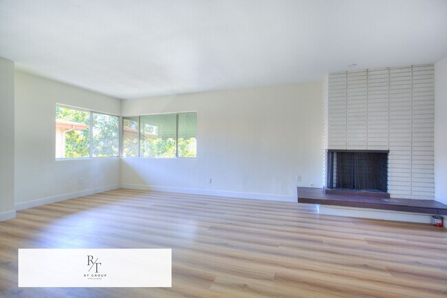 Building Photo - Fully Upgraded Spacious 3-Bedroom Unit in Prime Arcadia Location