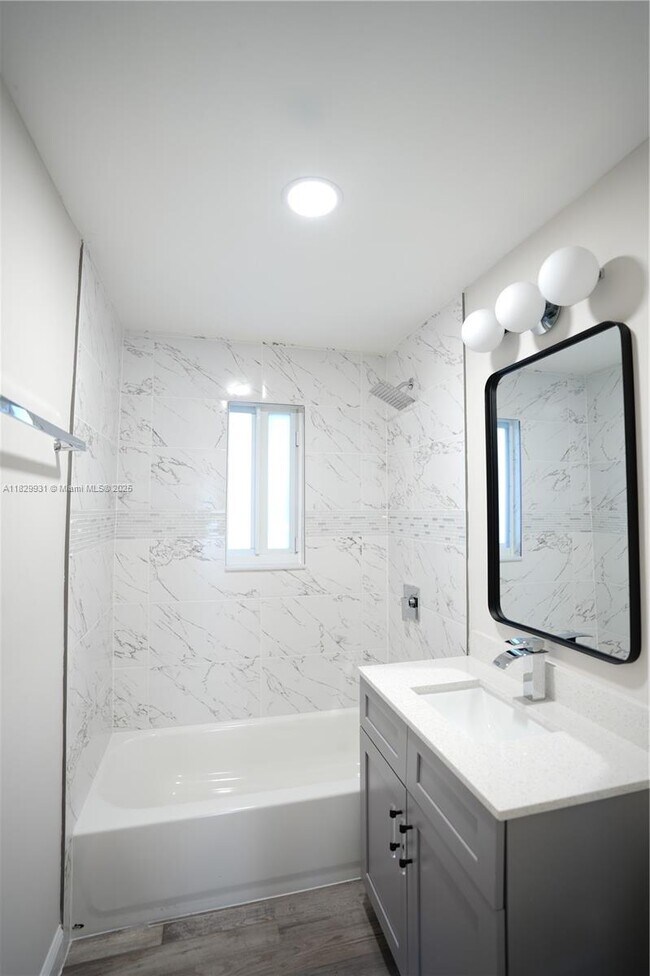 Building Photo - 2573 Conroy Dr