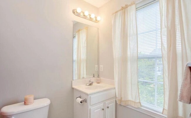 Building Photo - 3227 Halcyon Ct